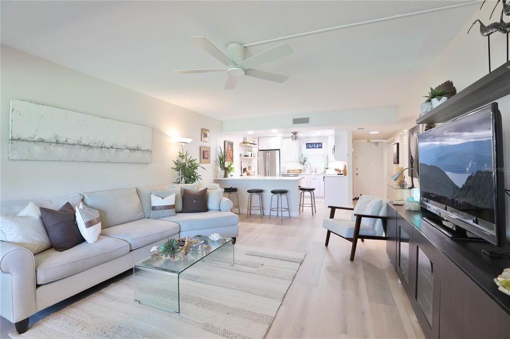 For Rent: $1,800 (2 beds, 2 baths, 1015 Square Feet)