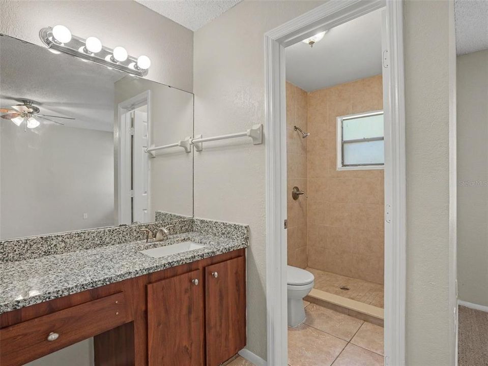 На продажу: $259,900 (3 спален, 2 ванн, 1317 Квадратных фут)