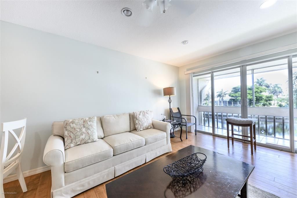 For Rent: $1,650 (2 beds, 2 baths, 1114 Square Feet)