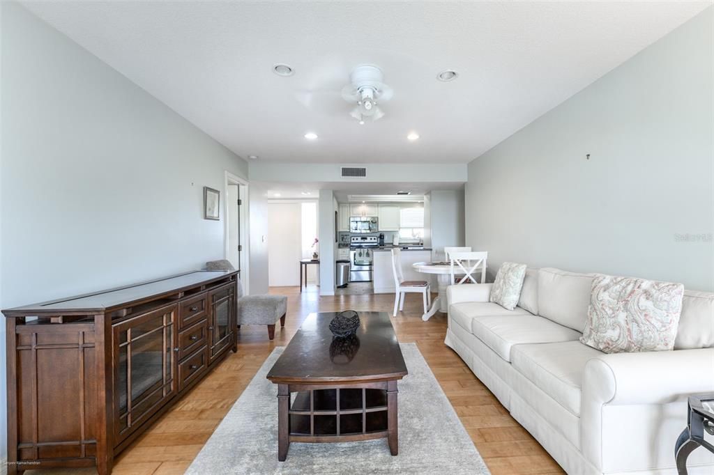 For Rent: $1,650 (2 beds, 2 baths, 1114 Square Feet)