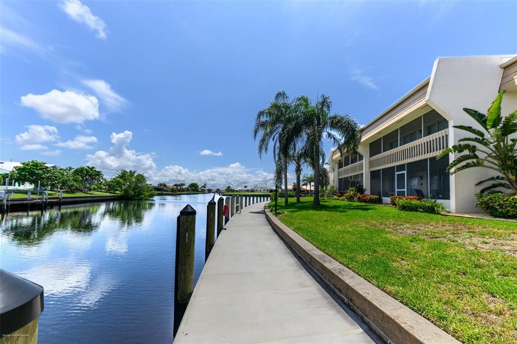 For Rent: $1,650 (2 beds, 2 baths, 1114 Square Feet)