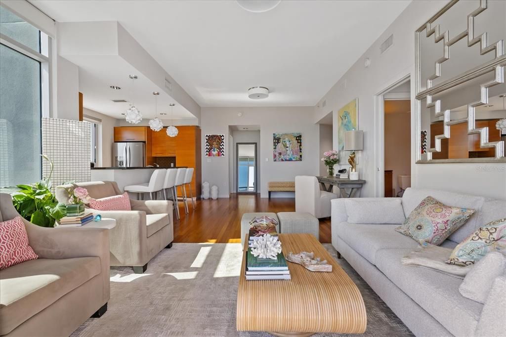 En Venta: $800,000 (2 camas, 2 baños, 1384 Pies cuadrados)