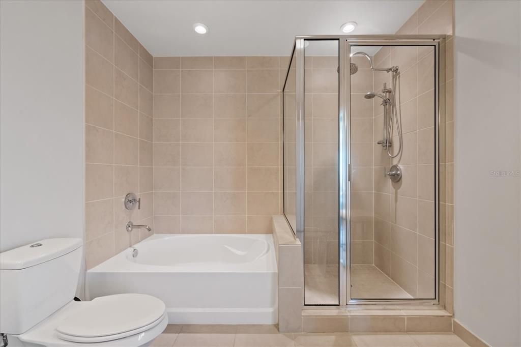 En Venta: $800,000 (2 camas, 2 baños, 1384 Pies cuadrados)
