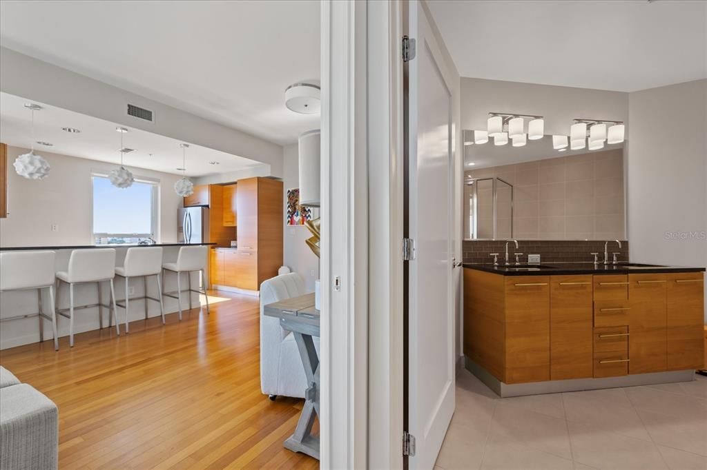 En Venta: $800,000 (2 camas, 2 baños, 1384 Pies cuadrados)