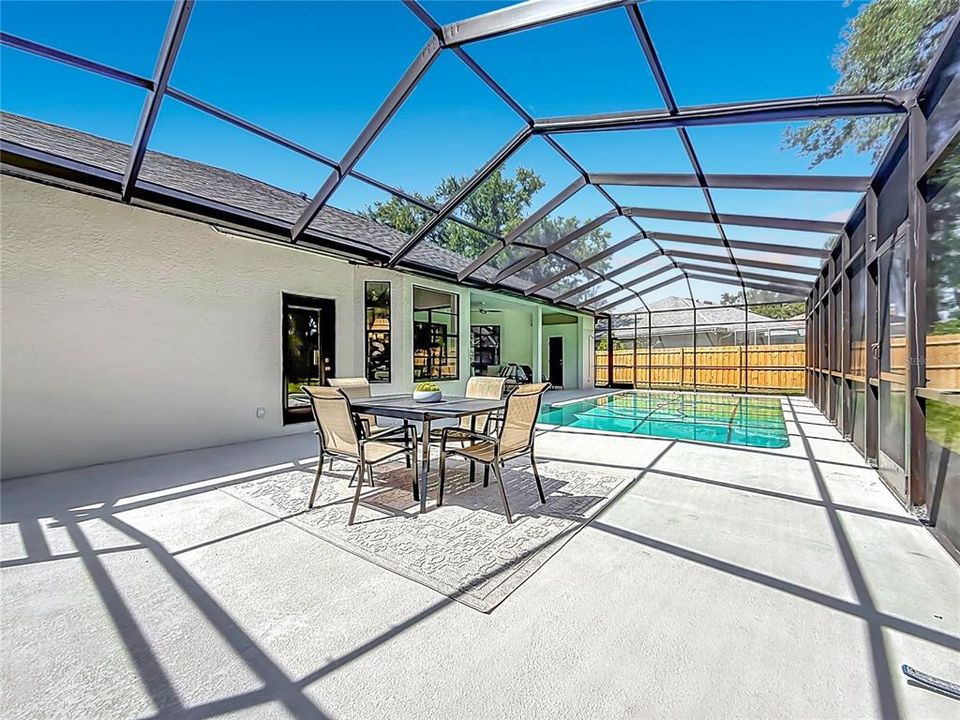 Activo con contrato: $849,000 (4 camas, 2 baños, 2312 Pies cuadrados)