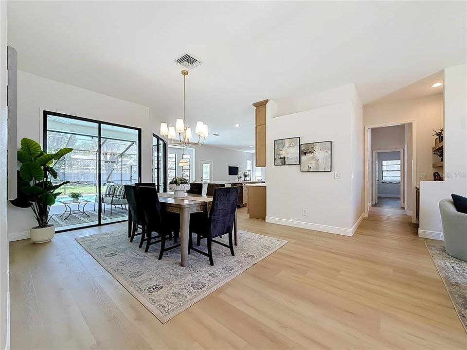 Activo con contrato: $849,000 (4 camas, 2 baños, 2312 Pies cuadrados)