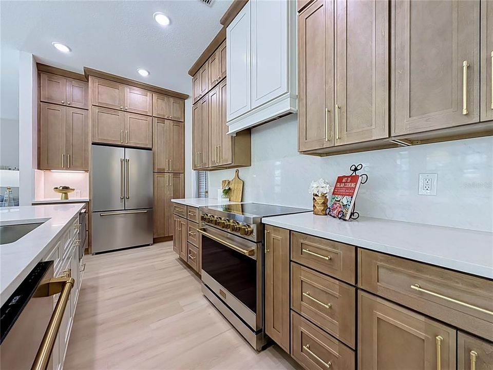 Activo con contrato: $849,000 (4 camas, 2 baños, 2312 Pies cuadrados)