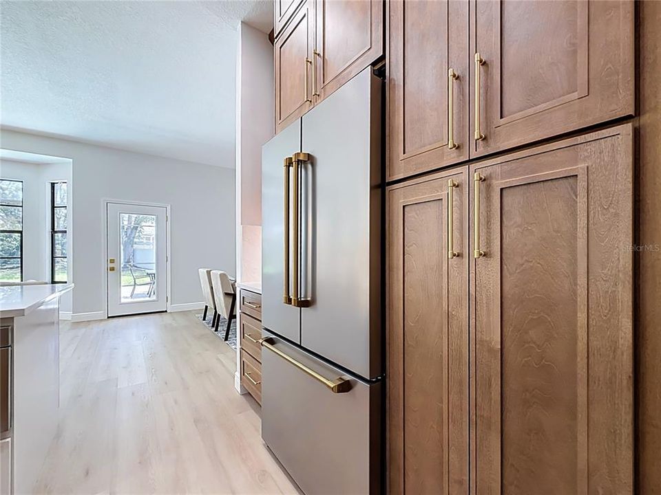 Activo con contrato: $849,000 (4 camas, 2 baños, 2312 Pies cuadrados)