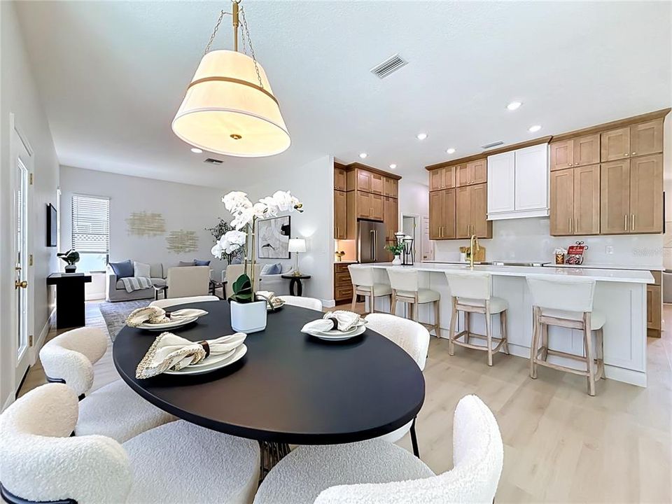 Activo con contrato: $849,000 (4 camas, 2 baños, 2312 Pies cuadrados)