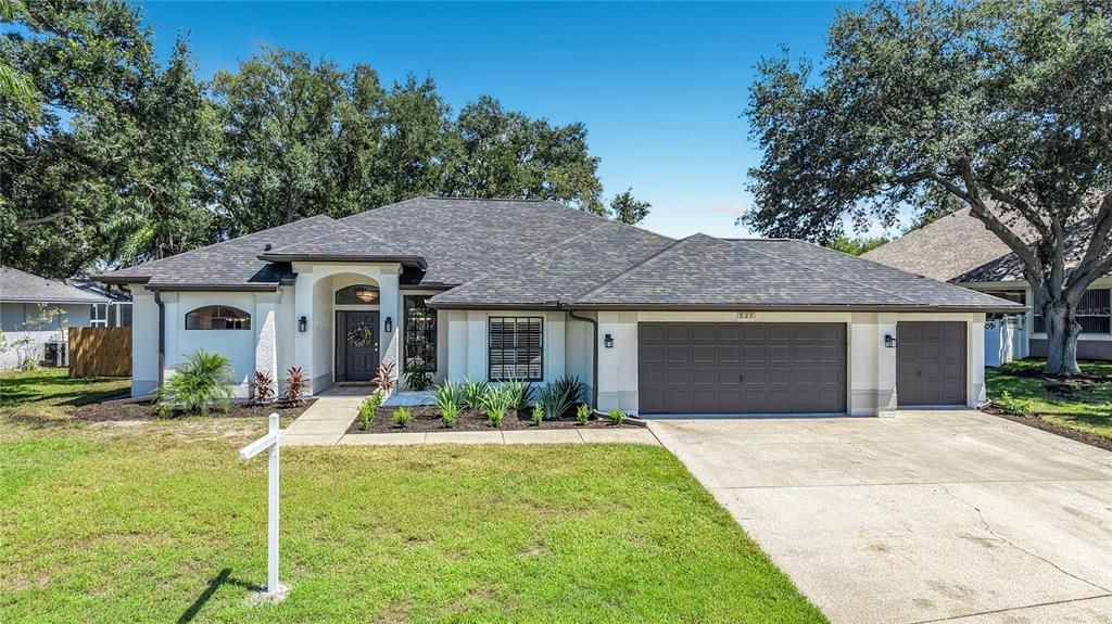 Activo con contrato: $849,000 (4 camas, 2 baños, 2312 Pies cuadrados)