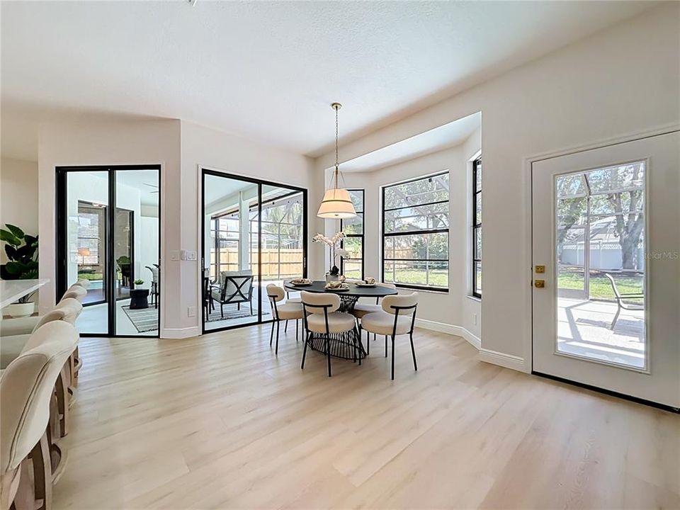 Activo con contrato: $849,000 (4 camas, 2 baños, 2312 Pies cuadrados)