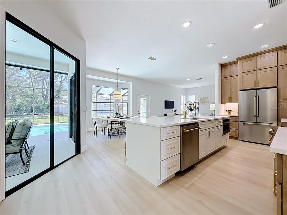 Activo con contrato: $849,000 (4 camas, 2 baños, 2312 Pies cuadrados)