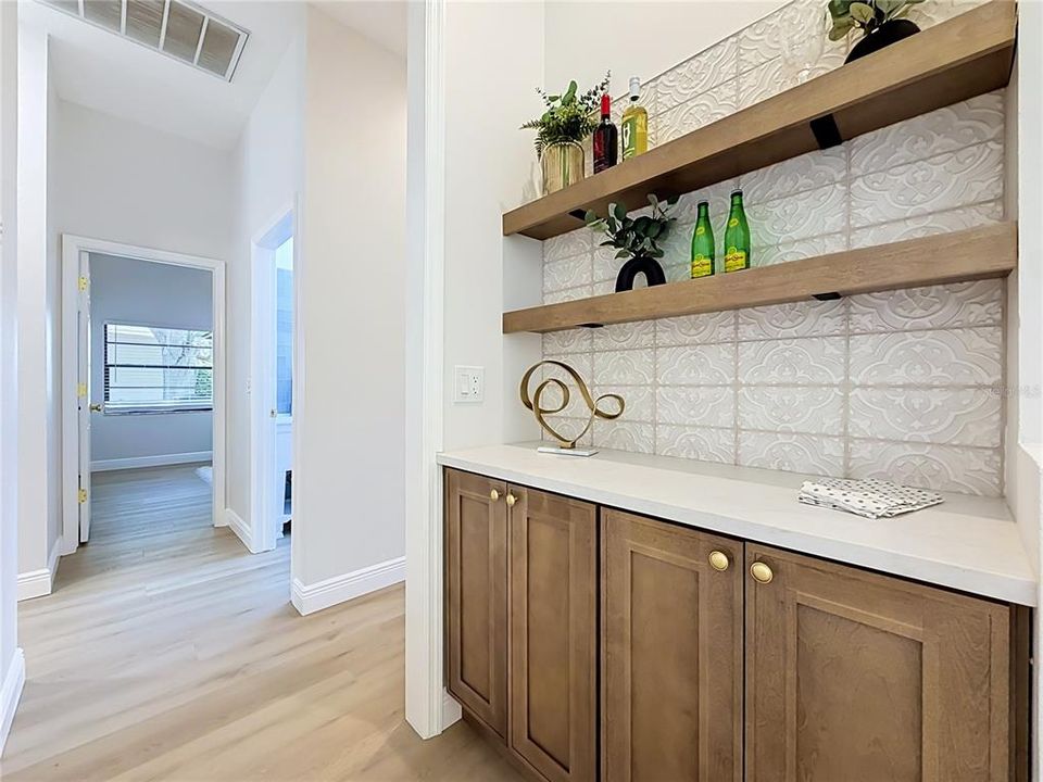 Activo con contrato: $849,000 (4 camas, 2 baños, 2312 Pies cuadrados)