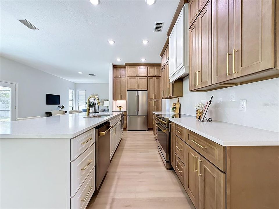 Activo con contrato: $849,000 (4 camas, 2 baños, 2312 Pies cuadrados)