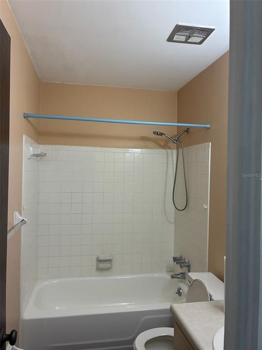 На продажу: $128,000 (2 спален, 2 ванн, 940 Квадратных фут)
