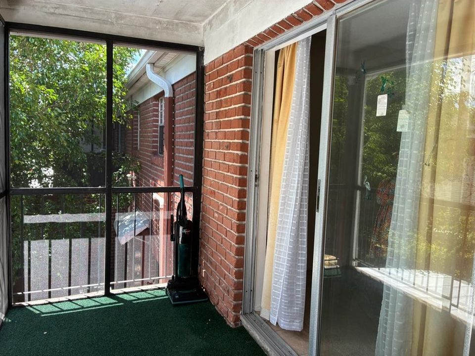 На продажу: $128,000 (2 спален, 2 ванн, 940 Квадратных фут)