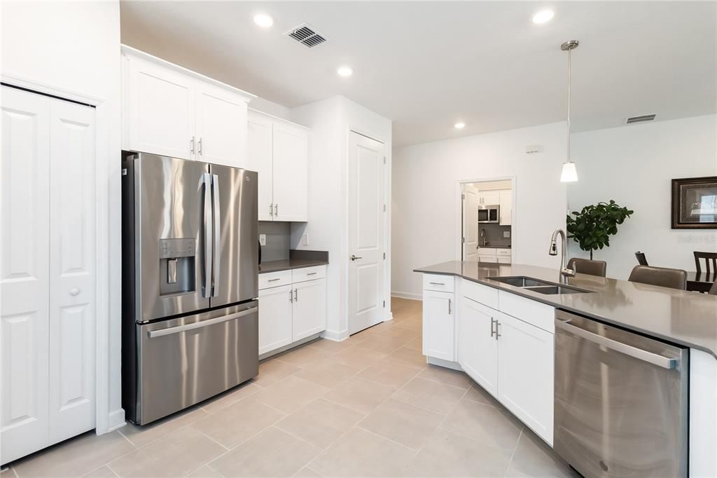For Sale: $395,000 (4 beds, 3 baths, 2108 Square Feet)