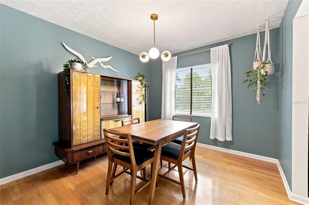 For Sale: $369,900 (3 beds, 2 baths, 1550 Square Feet)