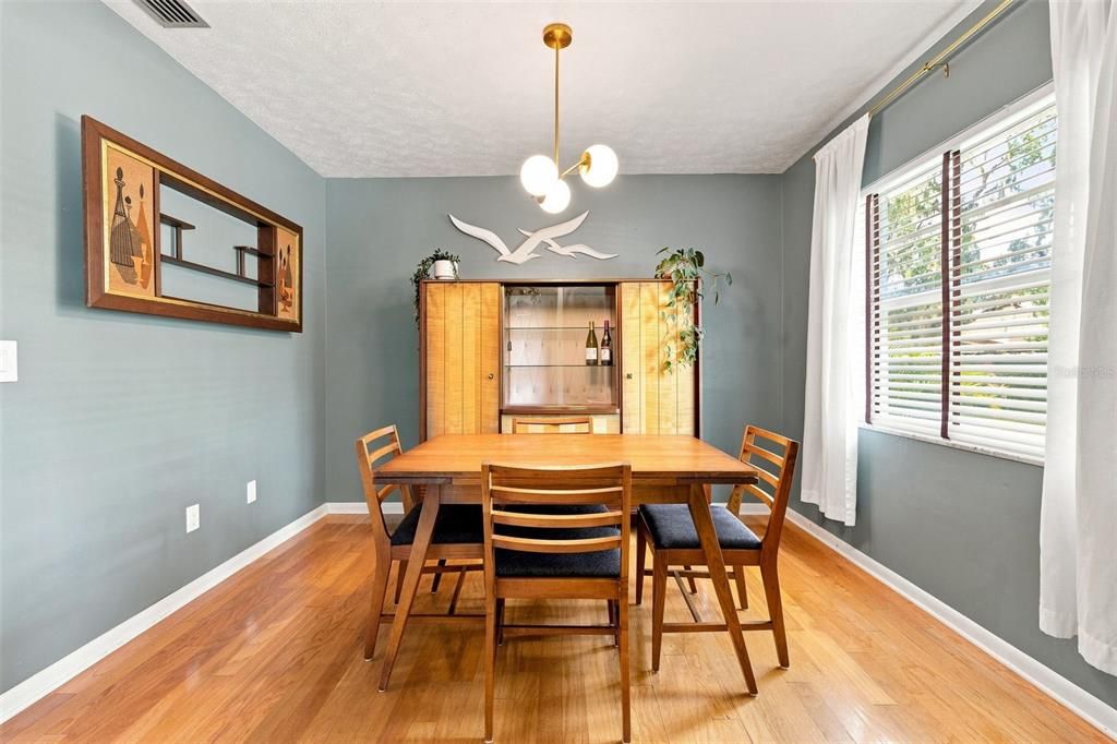 For Sale: $369,900 (3 beds, 2 baths, 1550 Square Feet)