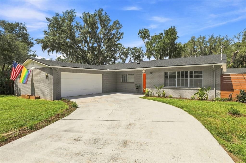 For Sale: $369,900 (3 beds, 2 baths, 1550 Square Feet)
