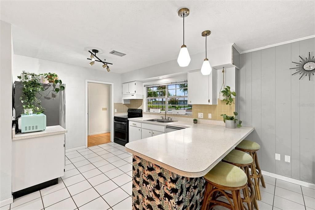 For Sale: $369,900 (3 beds, 2 baths, 1550 Square Feet)