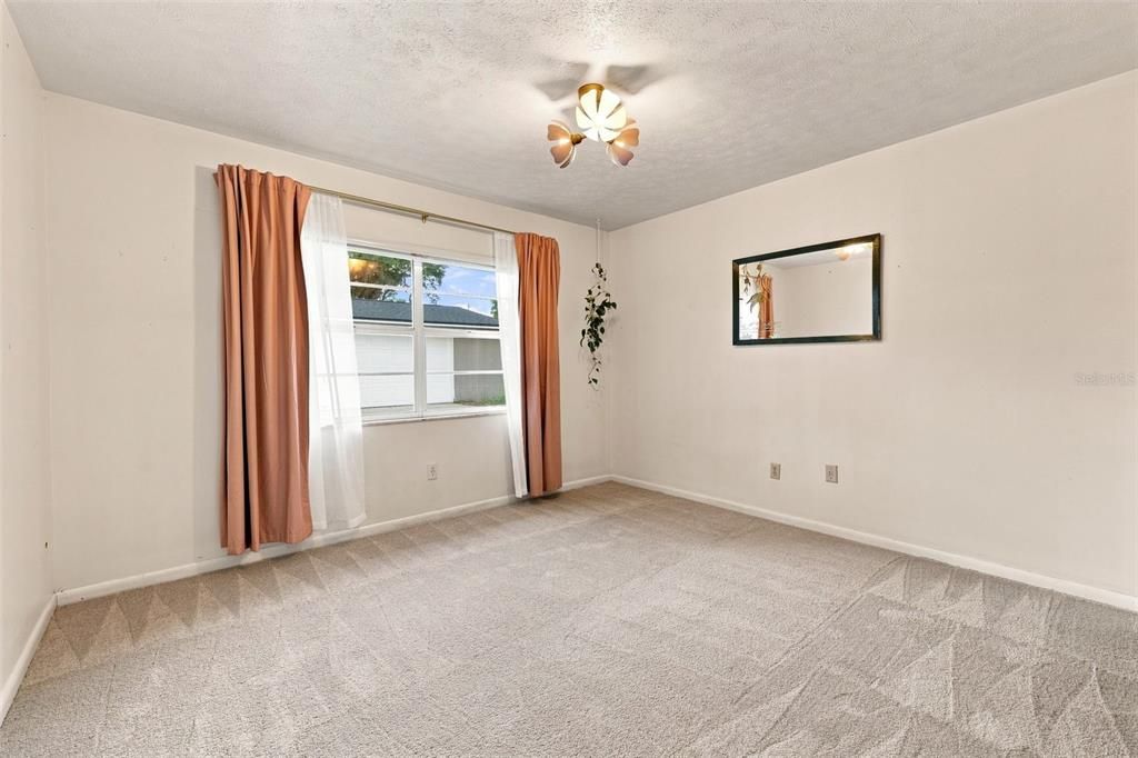 For Sale: $369,900 (3 beds, 2 baths, 1550 Square Feet)