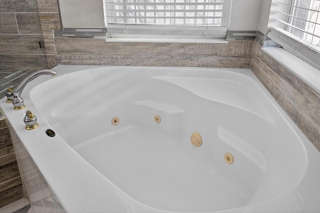 В аренду: $3,950 (3 спален, 2 ванн, 2074 Квадратных фут)