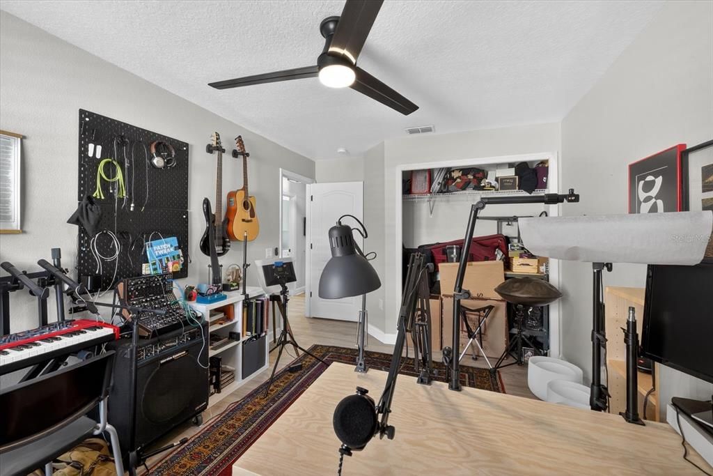 В аренду: $3,950 (3 спален, 2 ванн, 2074 Квадратных фут)