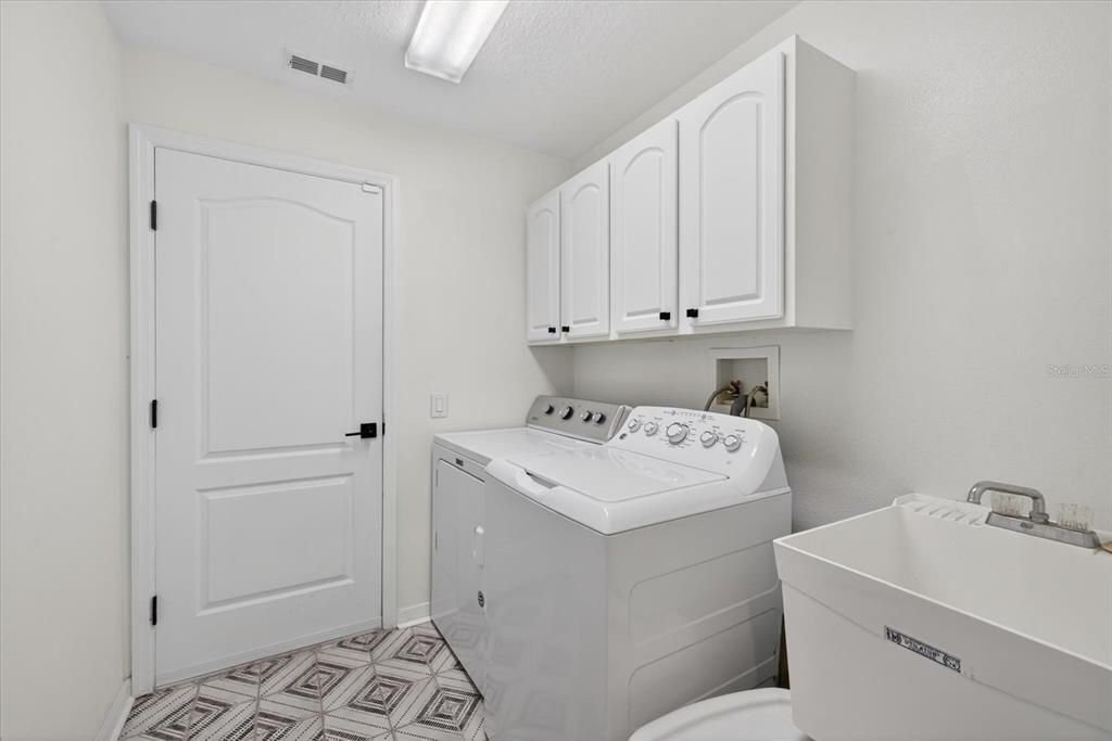 В аренду: $3,950 (3 спален, 2 ванн, 2074 Квадратных фут)