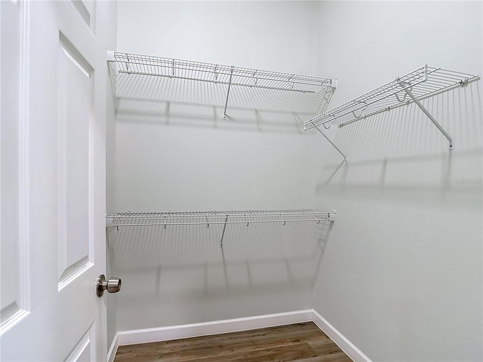 На продажу: $374,900 (3 спален, 2 ванн, 1806 Квадратных фут)