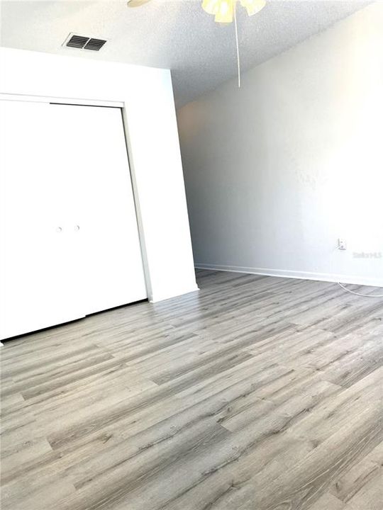 For Sale: $149,900 (2 beds, 2 baths, 1032 Square Feet)