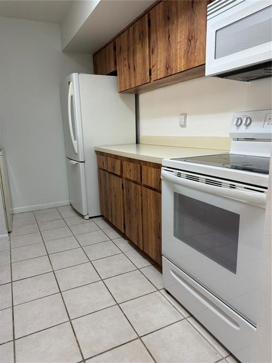For Sale: $149,900 (2 beds, 2 baths, 1032 Square Feet)