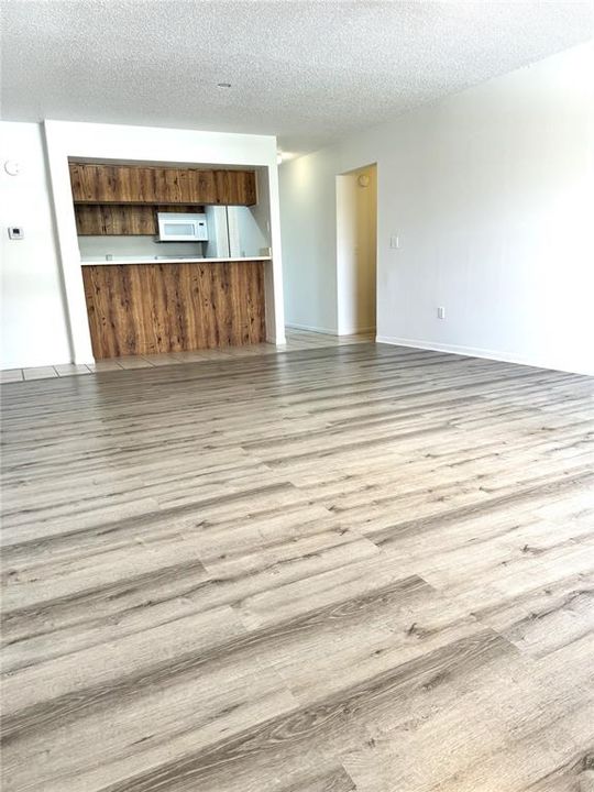 For Sale: $149,900 (2 beds, 2 baths, 1032 Square Feet)