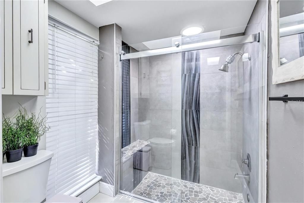 En Venta: $589,000 (4 camas, 3 baños, 2092 Pies cuadrados)