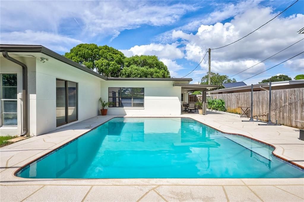 En Venta: $589,000 (4 camas, 3 baños, 2092 Pies cuadrados)