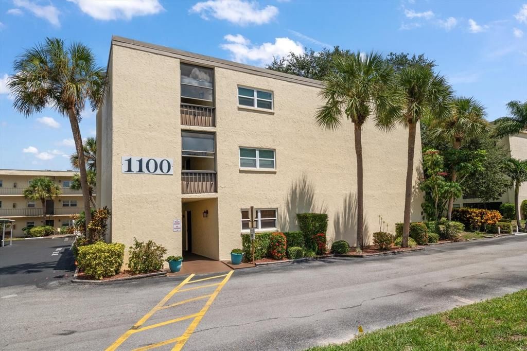 For Sale: $104,900 (1 beds, 1 baths, 680 Square Feet)