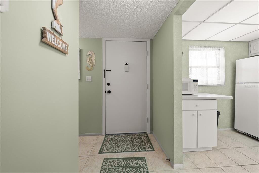 For Sale: $104,900 (1 beds, 1 baths, 680 Square Feet)