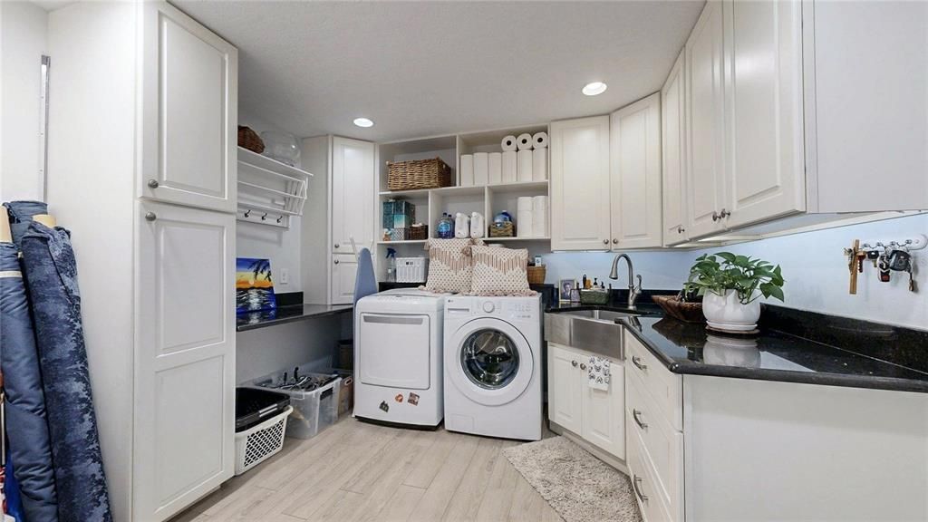 En Venta: $800,000 (5 camas, 2 baños, 3037 Pies cuadrados)