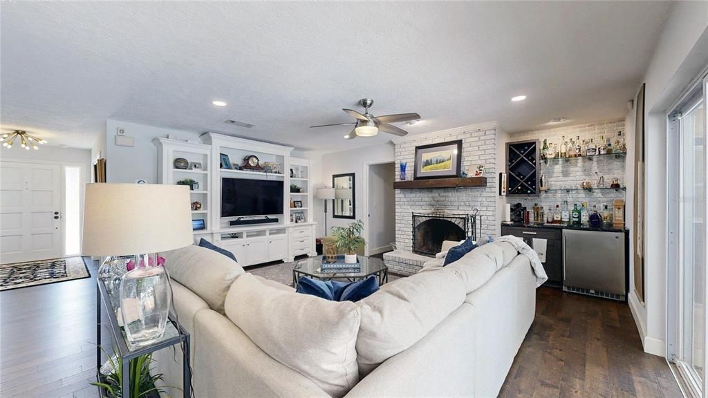 Active With Contract: $775,000 (5 beds, 2 baths, 3037 Square Feet)