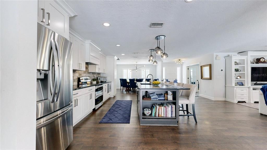 Active With Contract: $775,000 (5 beds, 2 baths, 3037 Square Feet)
