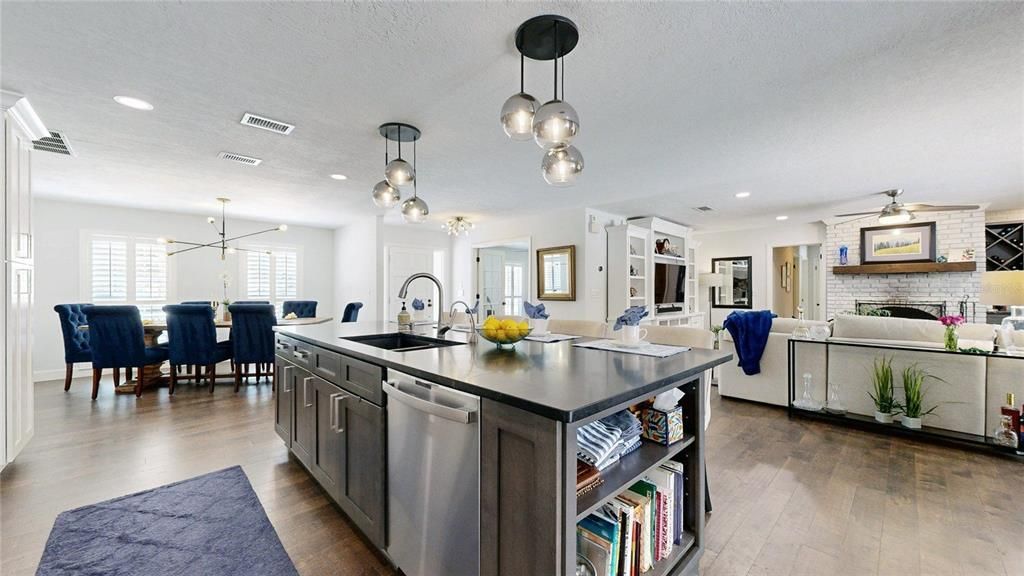 Active With Contract: $775,000 (5 beds, 2 baths, 3037 Square Feet)