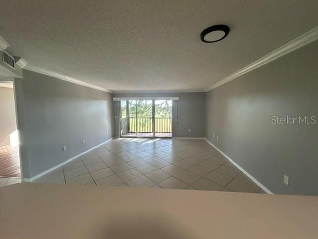 For Rent: $1,650 (1 beds, 1 baths, 721 Square Feet)