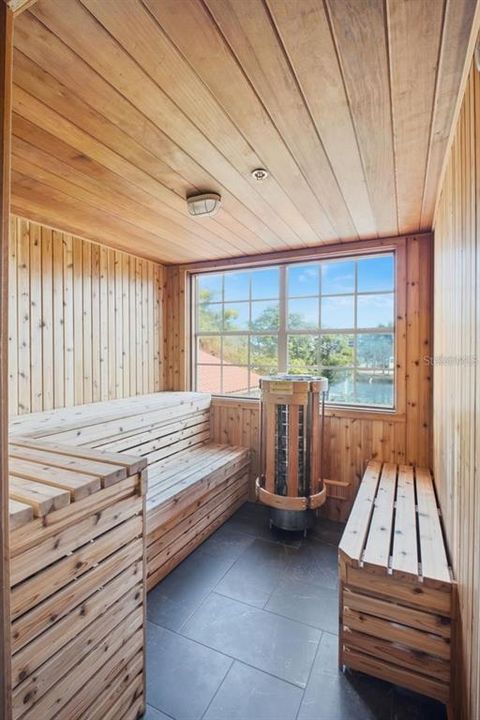 For Rent: $1,650 (1 beds, 1 baths, 721 Square Feet)