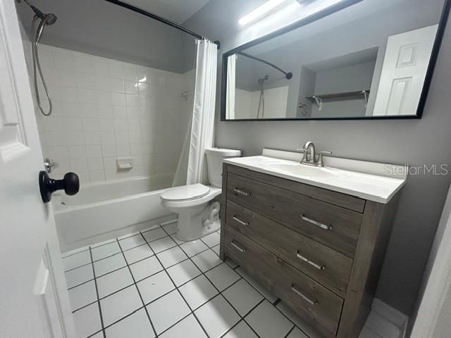 For Rent: $1,650 (1 beds, 1 baths, 721 Square Feet)