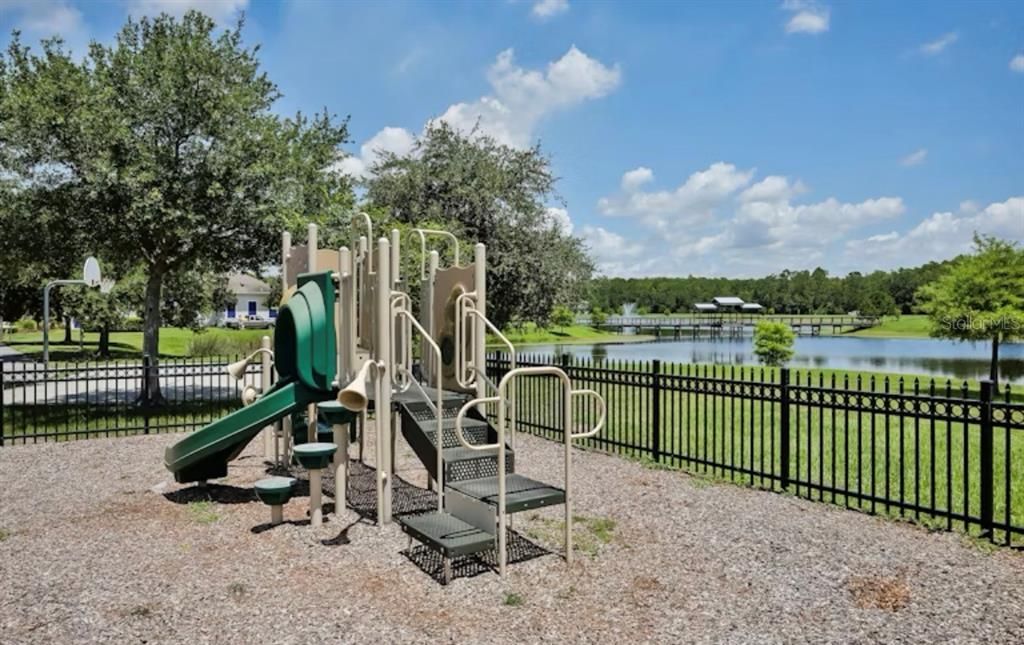 For Rent: $2,000 (4 beds, 3 baths, 1866 Square Feet)