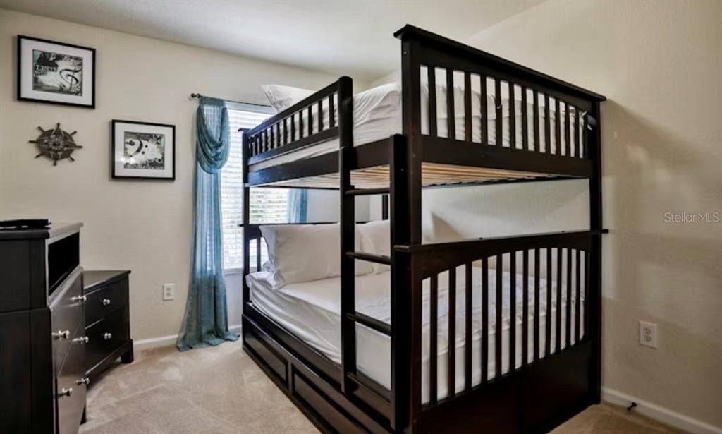 For Rent: $2,000 (4 beds, 3 baths, 1866 Square Feet)