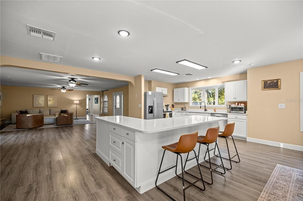 For Rent: $3,000 (4 beds, 2 baths, 2784 Square Feet)
