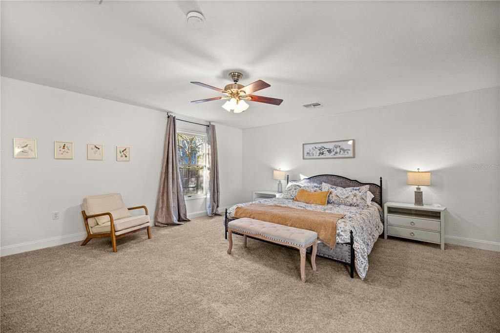 For Rent: $3,000 (4 beds, 2 baths, 2784 Square Feet)