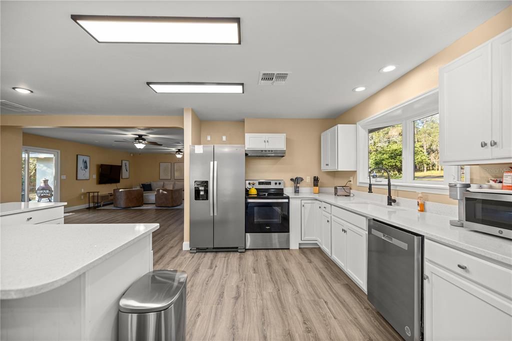 For Rent: $3,000 (4 beds, 2 baths, 2784 Square Feet)