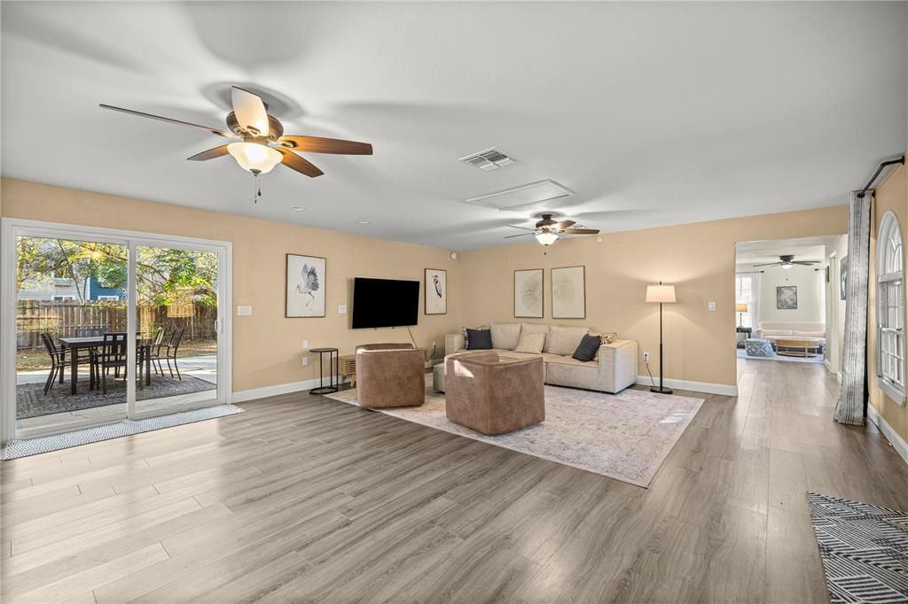 For Rent: $3,000 (4 beds, 2 baths, 2784 Square Feet)